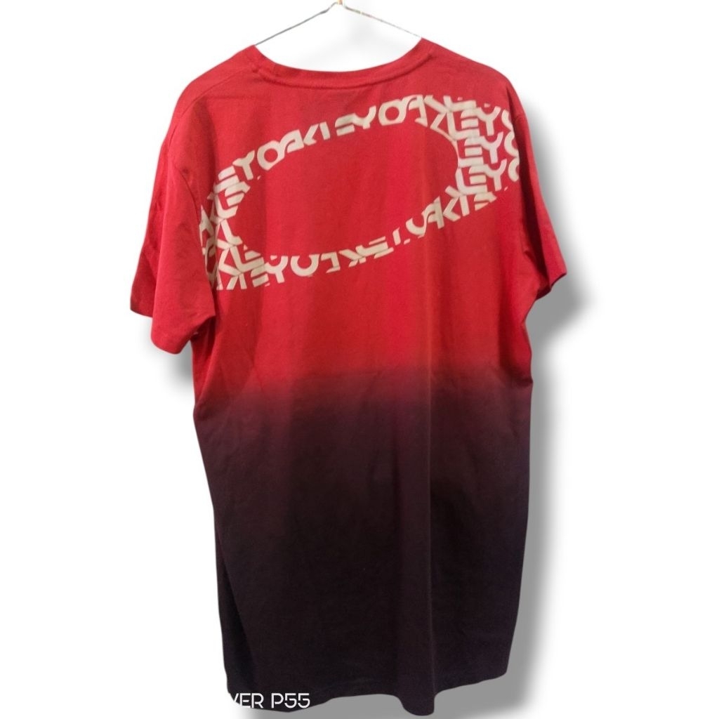 vtg Oakley t shirt