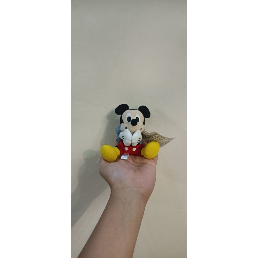 Boneka Kecil Mickey Mouse Bawa Tas + Hiasan Pensil Ori Sega