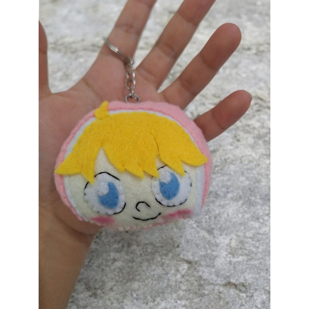 gantungan kunci kepala yumi love cell