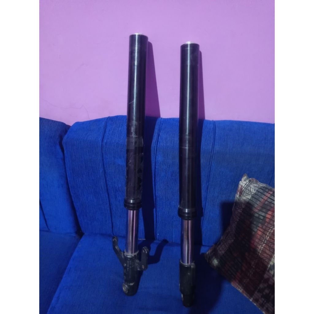 usd r15 v3 kiri kanan tanpa segitiga