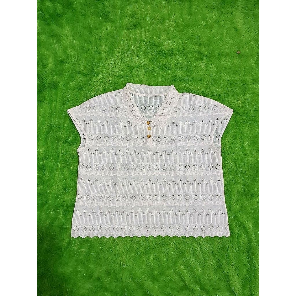 Blouse Atasan Wanita Lengan Pendek Katun Bolong Katbol Putih Size L dengan Desain Elegan dan Nyaman