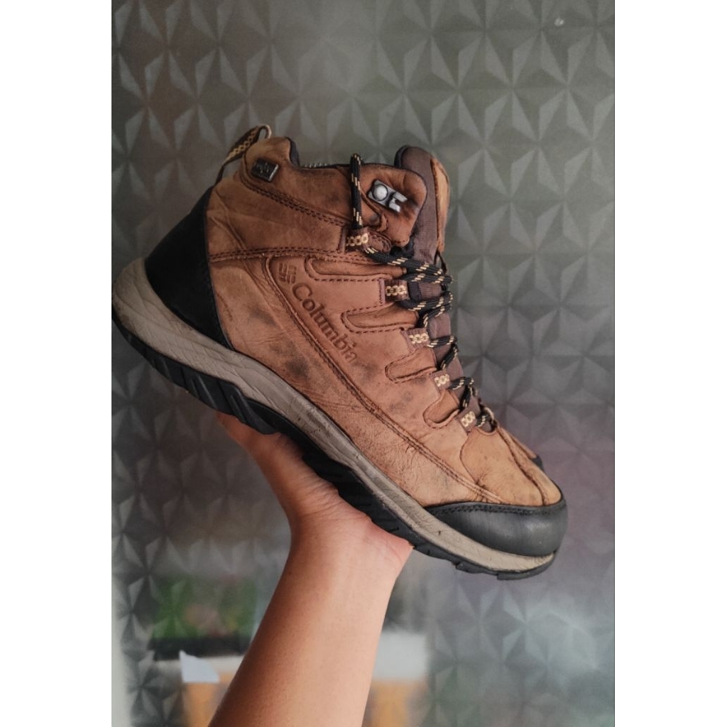sepatu gunung outdoor hiking Columbia SZ 40,5 second bekas preloved