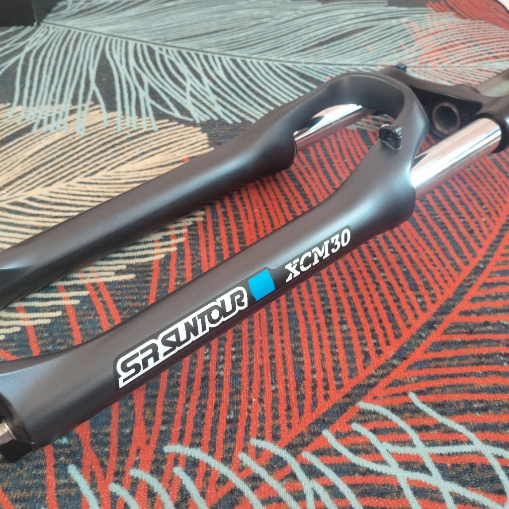 Fork SR Suntour XCM30 26 Travel 100 T100 Coil Mulus Sepeda MTB Gravel