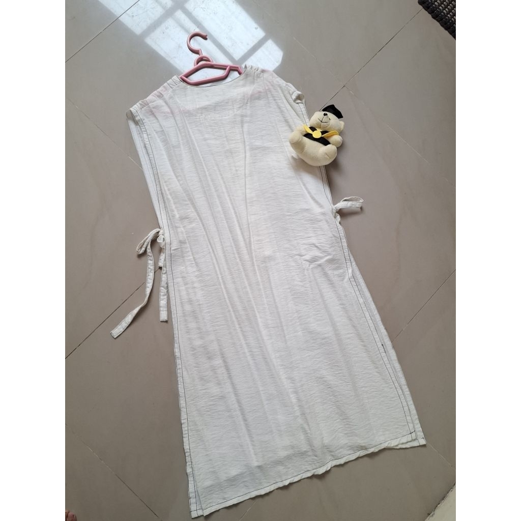 Outer tunik putih