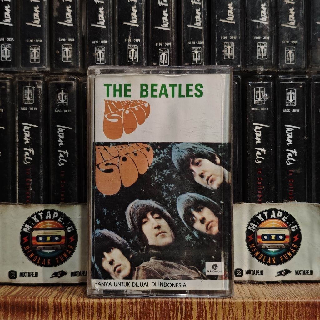 Kaset - The Beatles - Rubber Soul - Radio Tape - Kaset Pita - Radio - Pemutar Kaset - Retro - Classi