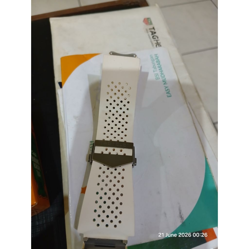 White Rubber Strap Tag Heuer Connected Modular 45 With Titanium Buckle
