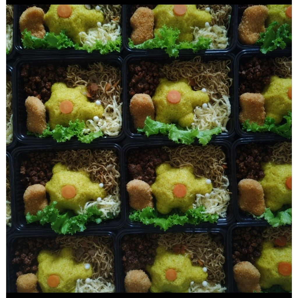 Paket hemat bento nasi kuning karakter