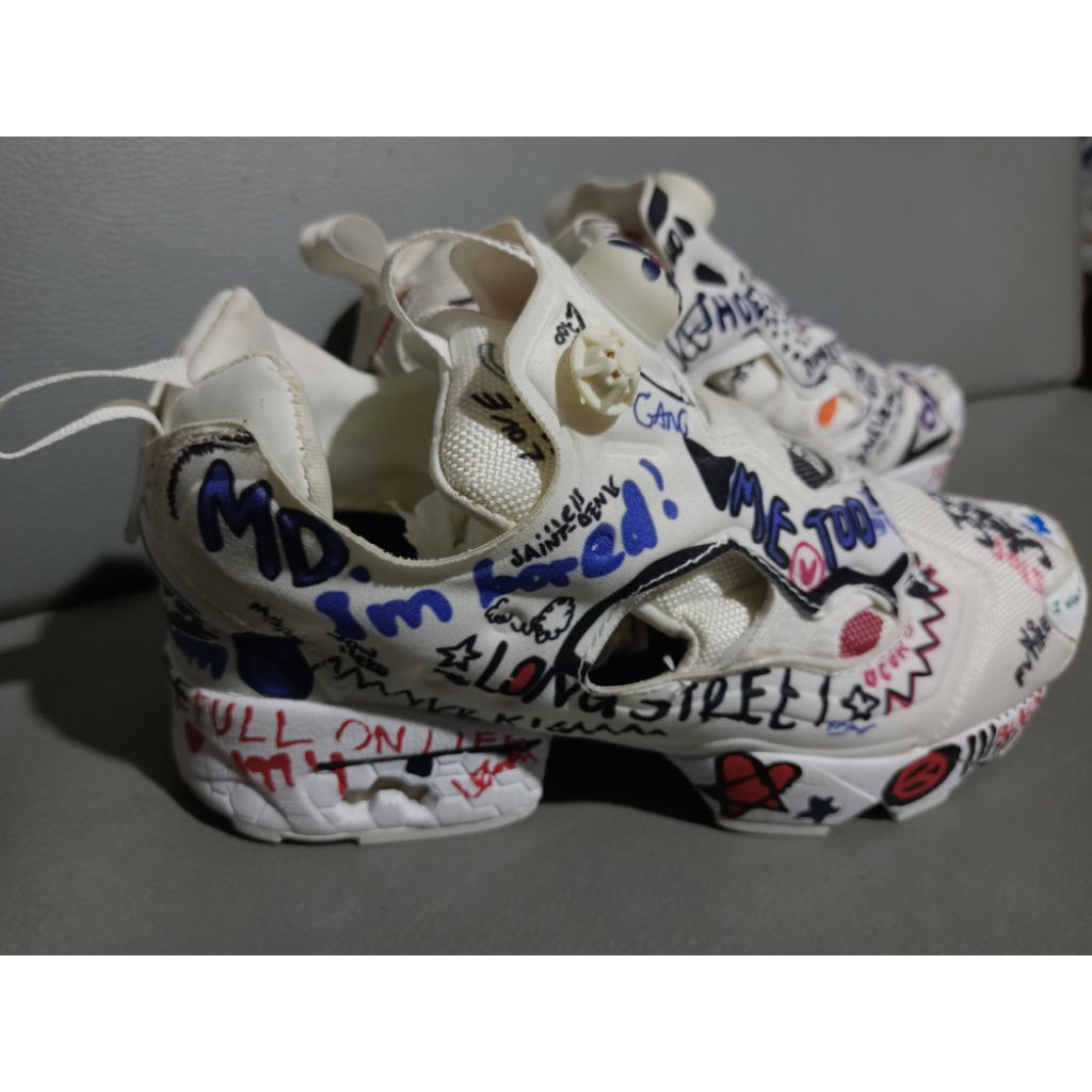 Sepatu Vetements x Reebok InstaPump Fury 'Graffiti'