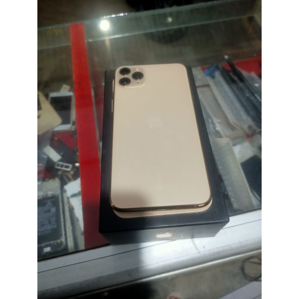 iPhone 11 promax 256 second Indosat only full set