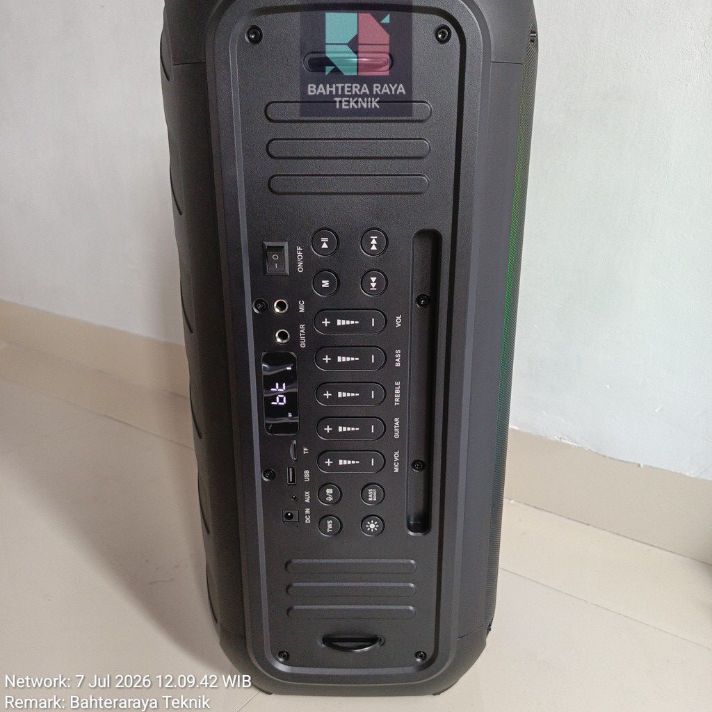 Speaker Karaoke RB650 Robot dengan Efek Pencahayaan RGB dan Mikrofon Nirkabel