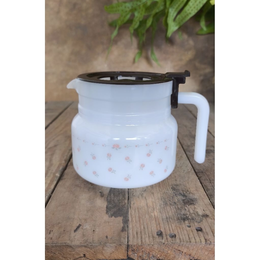 Tea pot arcopal France