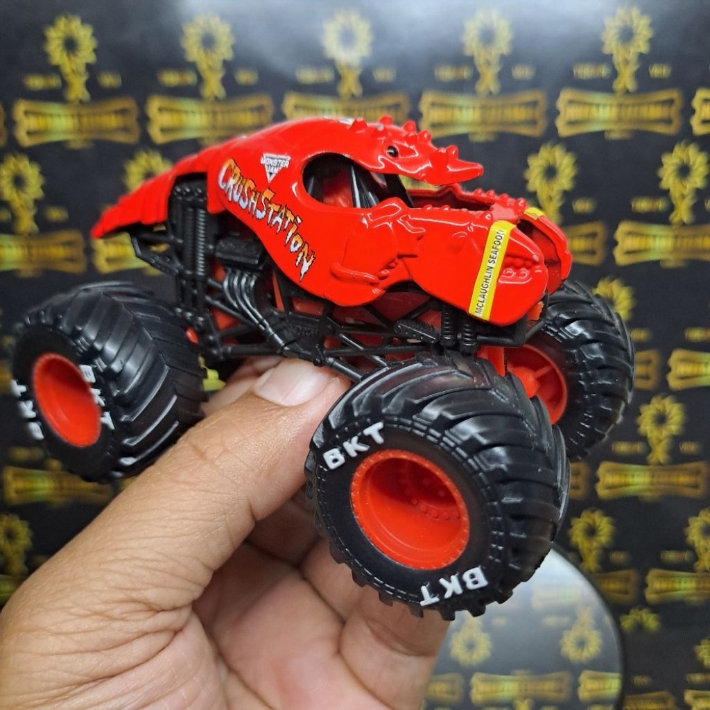 95% LOOSE MONSTER JAM LOOSE MONSTER JAM CRUSHSTATION MONSTER JAM 1:64 MONSTER JAM KOLPRI KONDISI 95%