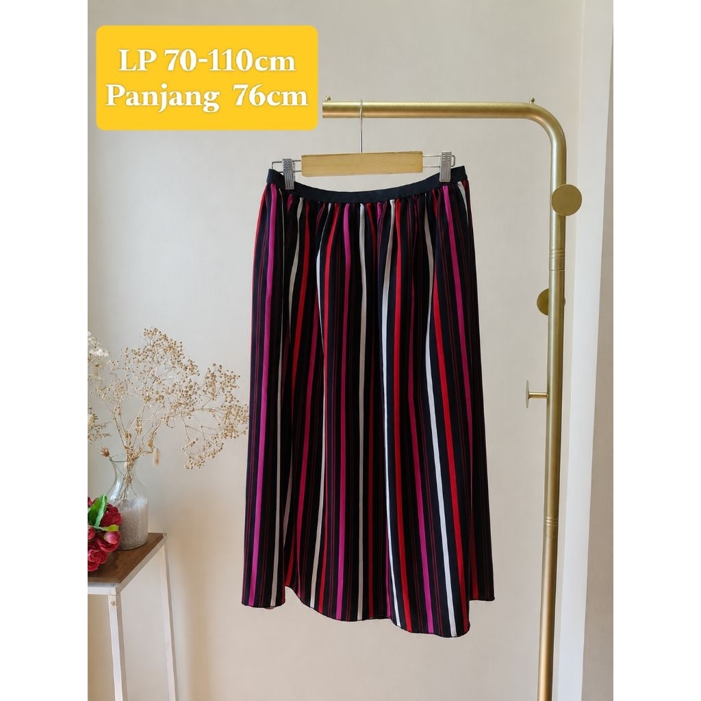PRELOVED-Midi skirt