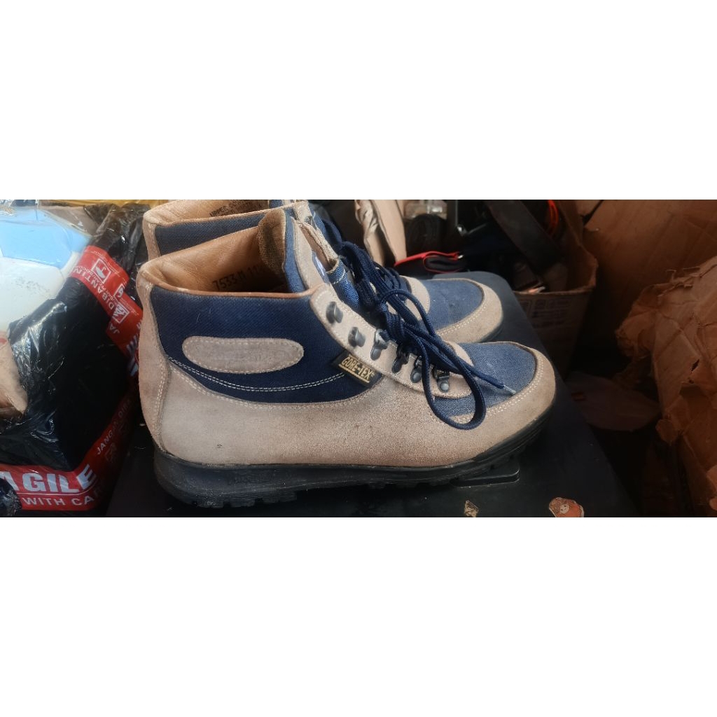 sepatu gunung vasque goretex size 45