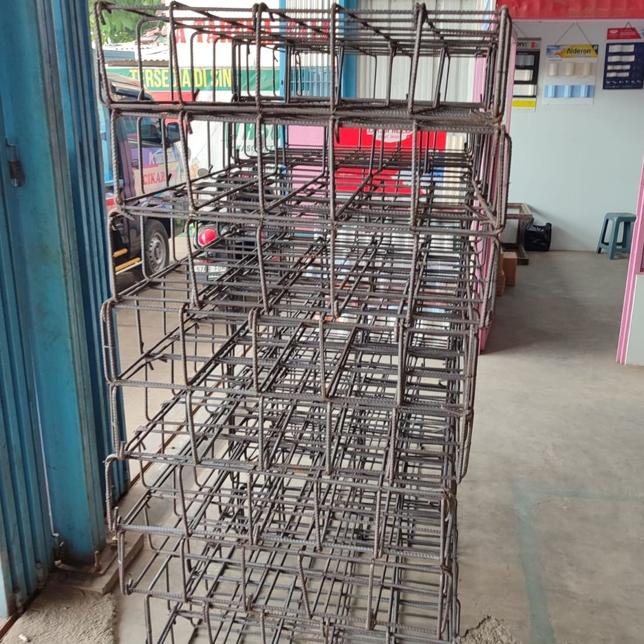(BUKAN DIKIRIM KURIR SHOPEE), Cakar Ayam Kotak Uk 60x60x16cm, Isi 12 Tulang, Bahan Besi Beton Standa
