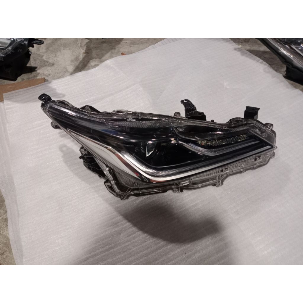 headlamp toyota altis 2021-2022