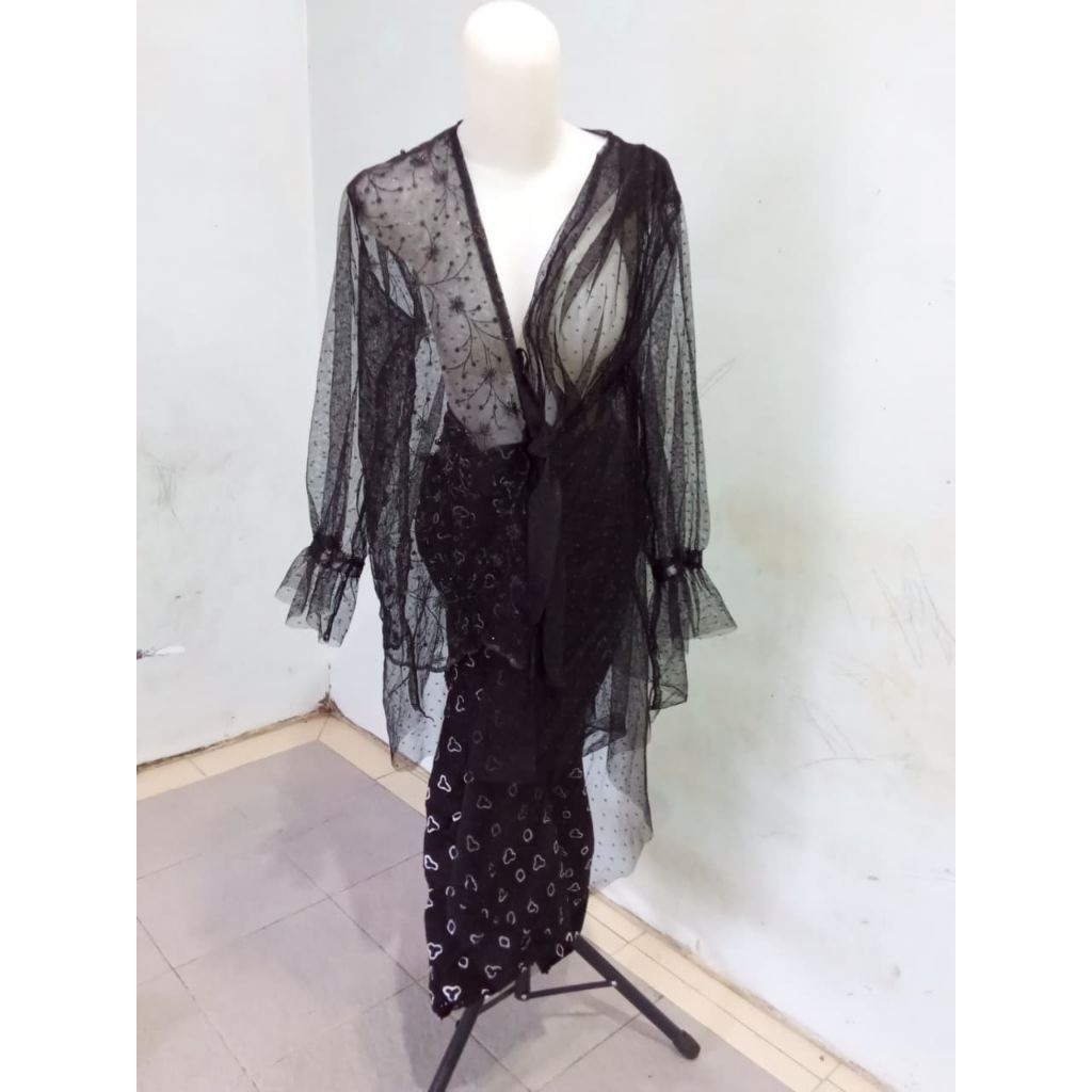 One set, outer brukat dan rok lilit jumputan. Preloved