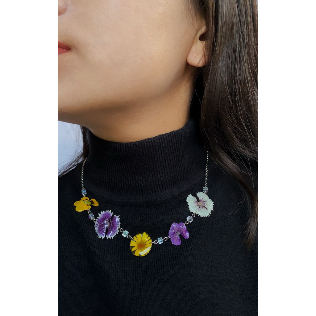 EDIBLE FLOWERS NECKLACE