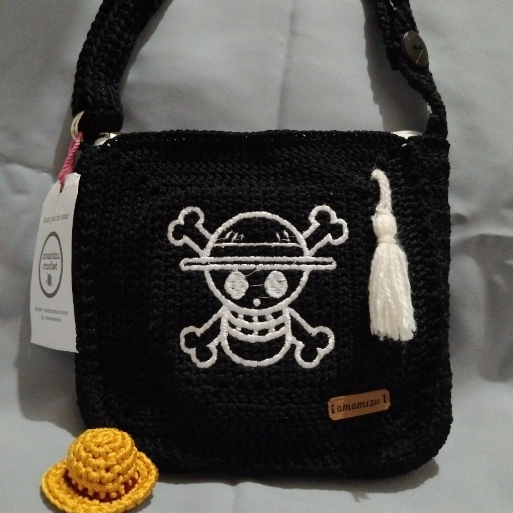 tas salempang rajut sling bag crossbody motif one piece bordir