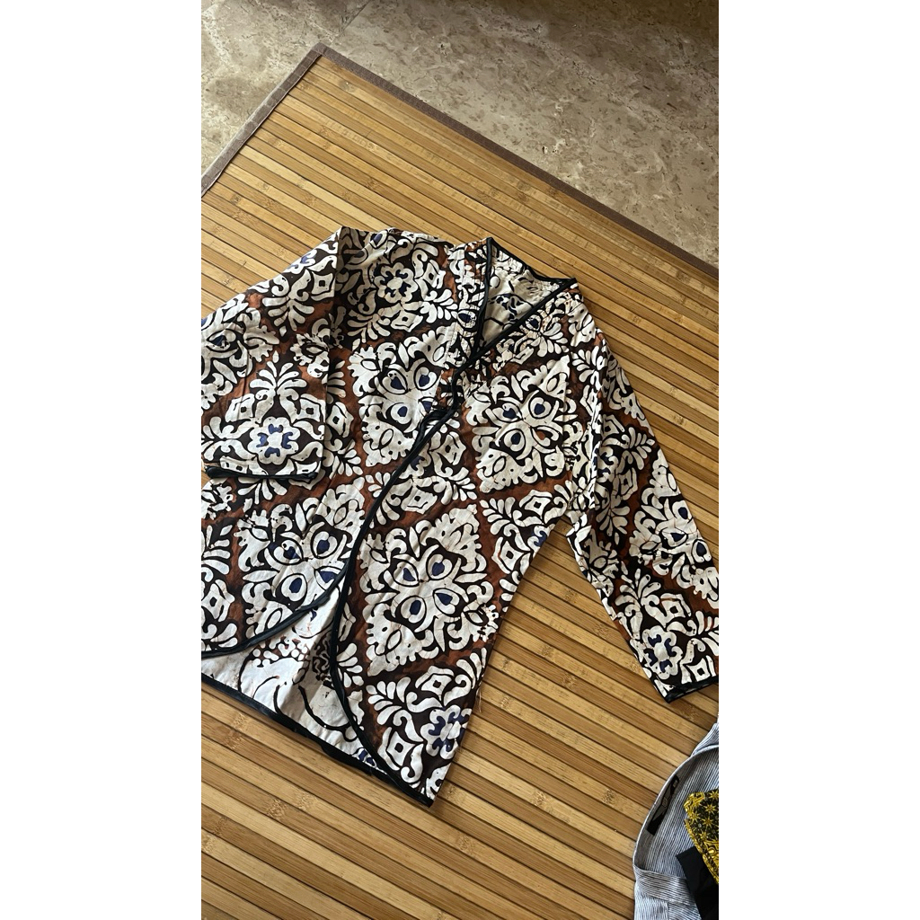 outer batik motif bolak-balik
