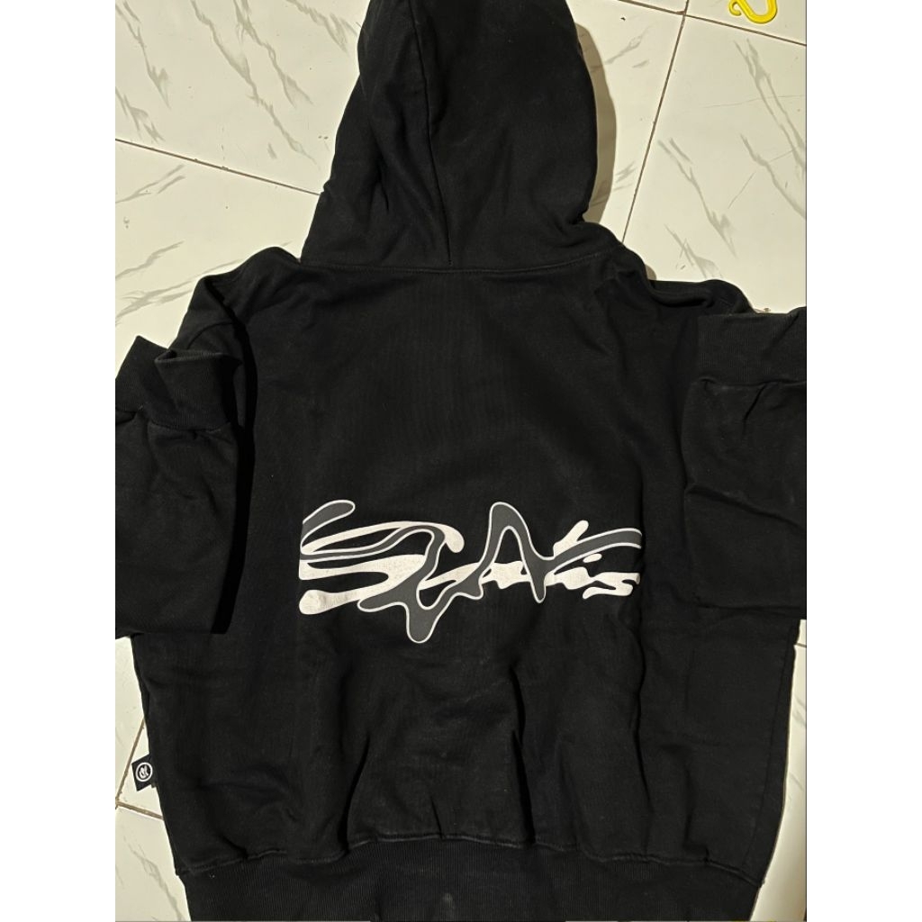 [PRELOVED] SATISFACTION HOODIE ZIPPER BOXY SIZE: M