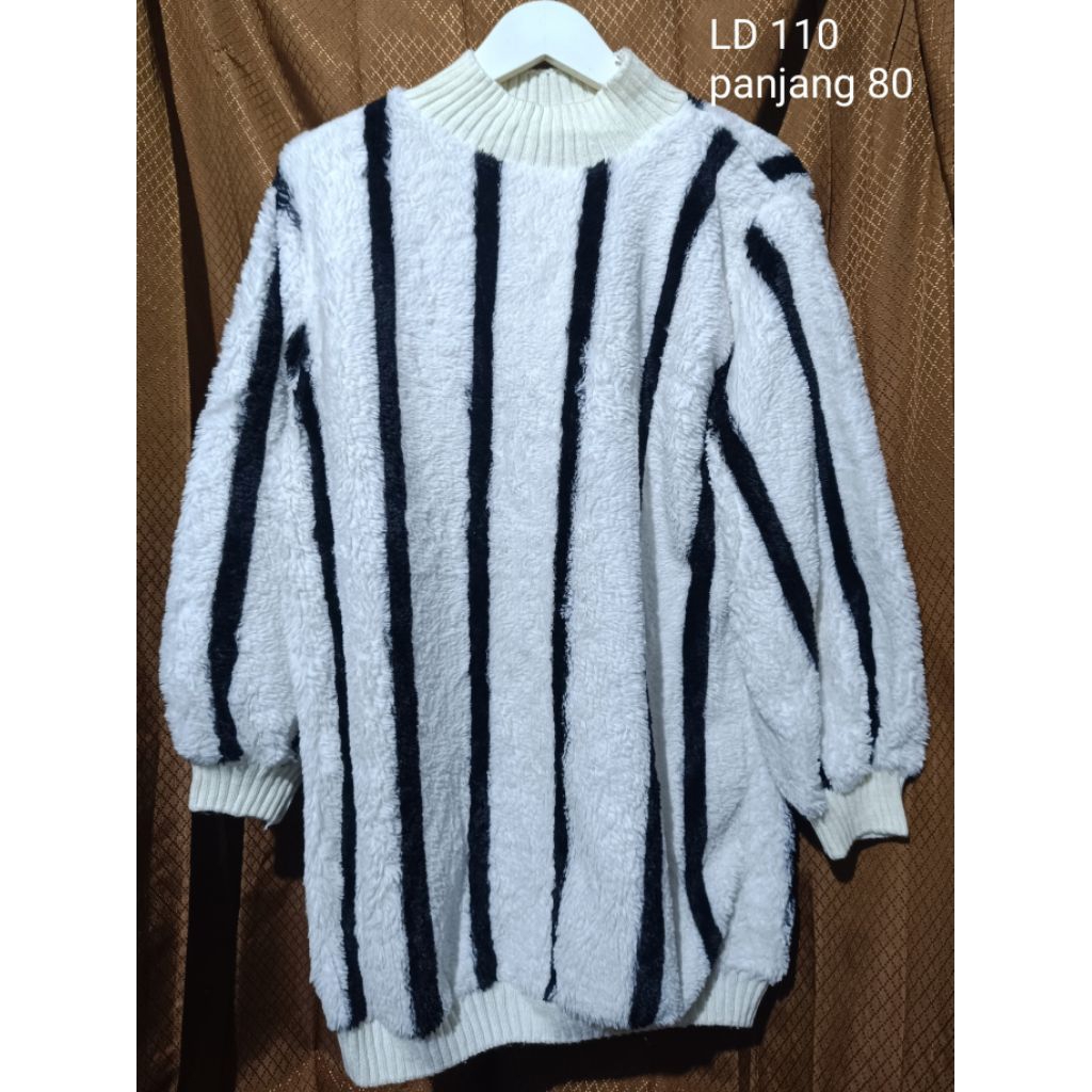 sweater bulu putih salur sweater bulu winter wanita putih sweater musim dingin bulu motif salur puti