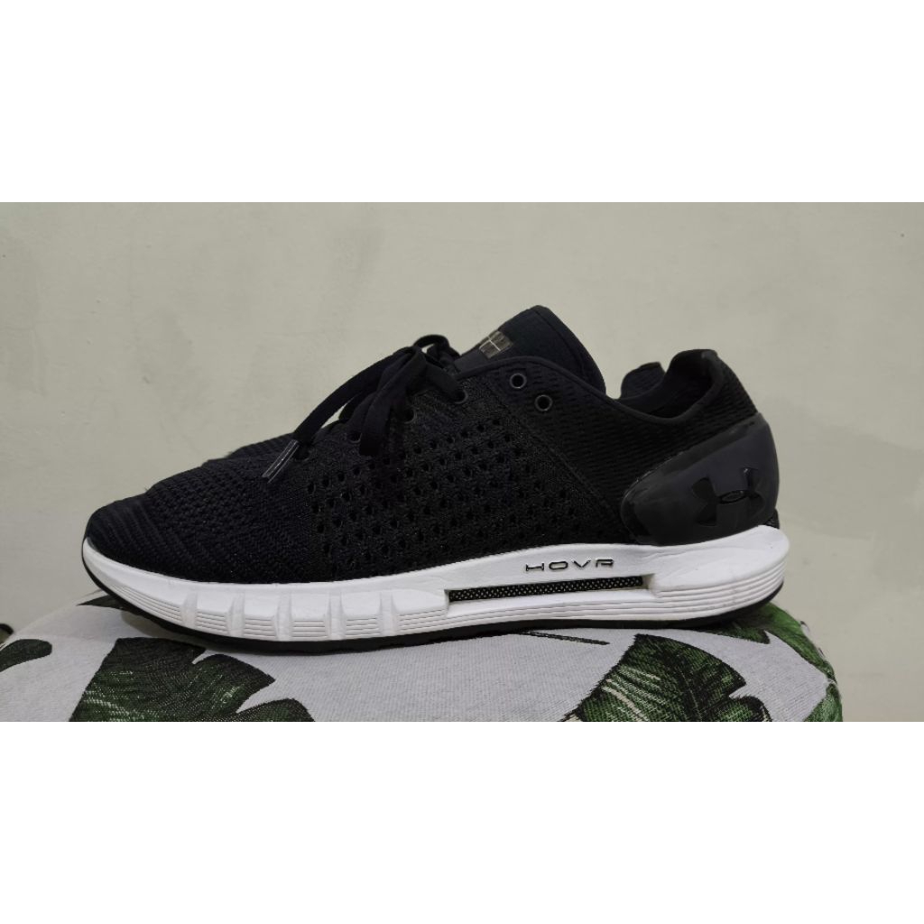 sepatu Under Armour HOVR SONIC 2 sz 44 (28 cm)
