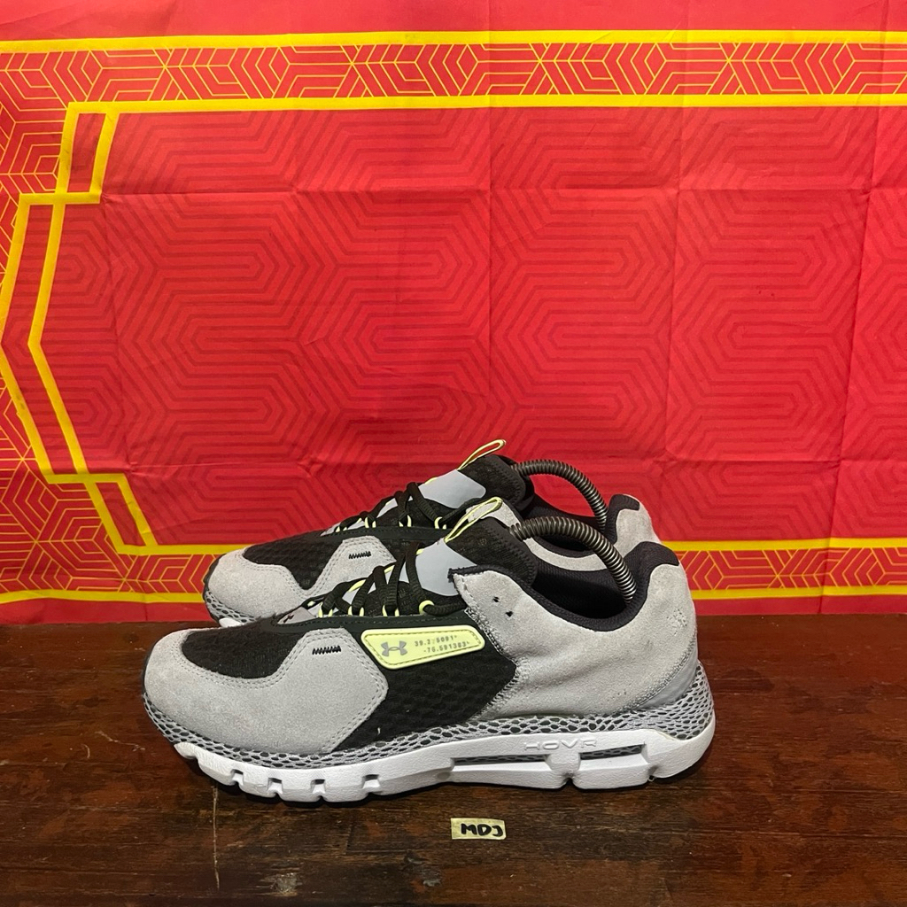 Sepatu under armour hovr summit size 42,5