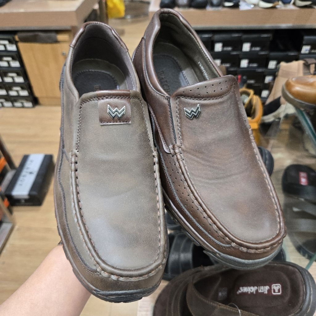 WATCHOUT NEW sepatu kasual/ slip on pria ori size 39-44