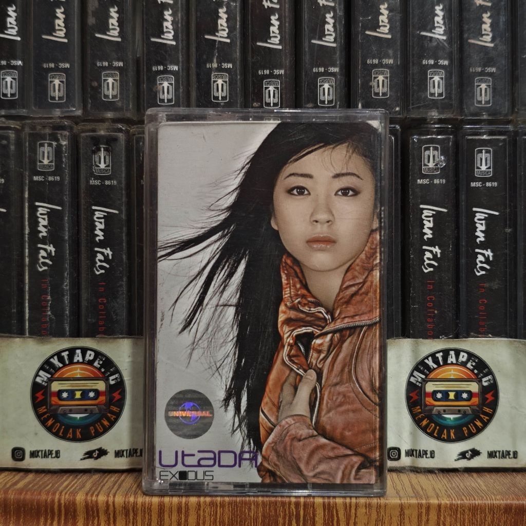 Kaset - Utada Hikaru - Exodus - Hikaru Utada - Radio Tape - Kaset Pita - Radio - Pemutar Kaset - Ret