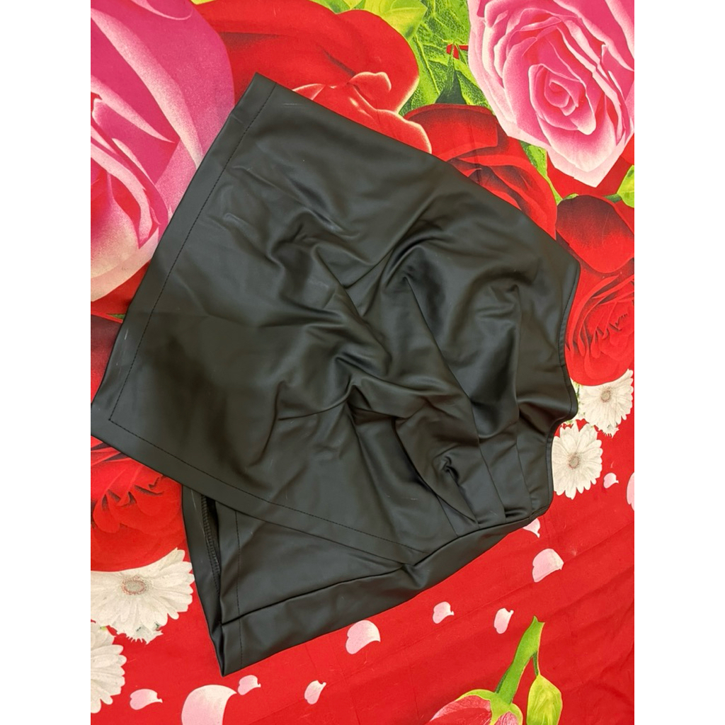 Skort Leather