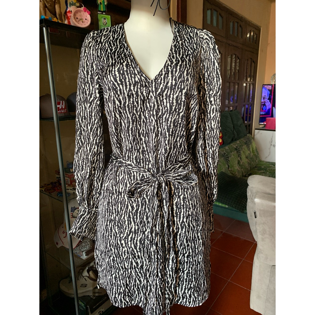 H&M Zebra Striped Mini Dress Belt Hitam Putih Preloved Original - Dress Lengan Panjang HM Wanita Cas
