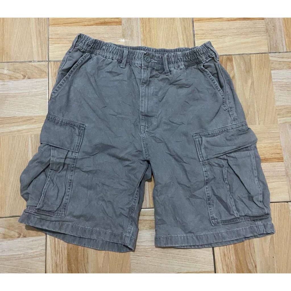 celana pendek cargo GU