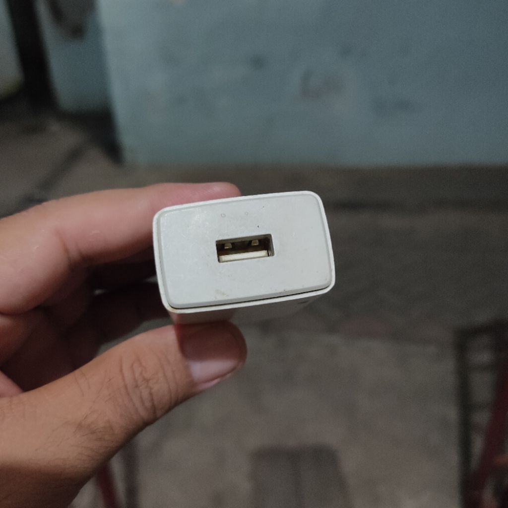 adaptor oppo 1A original copotan hp ( second bekas pakai)