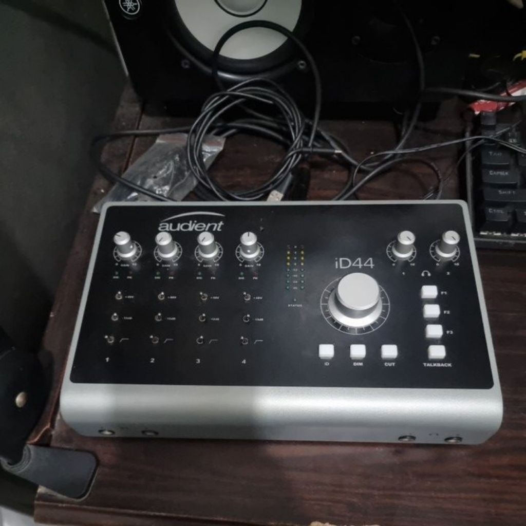 Audient ID44