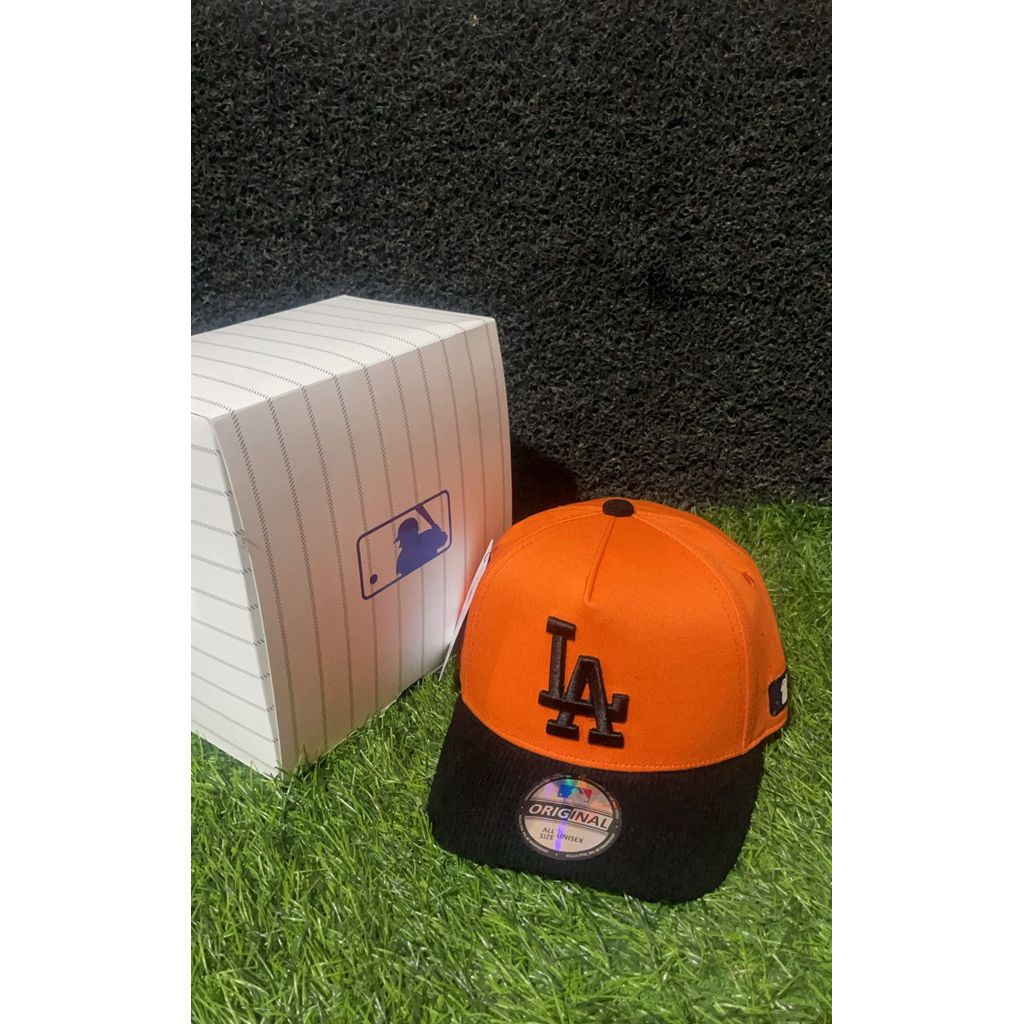 Visor Pendek Logo LA Hitam Bahan Orange Visor Hitam Corduroy Topi Premium MLB