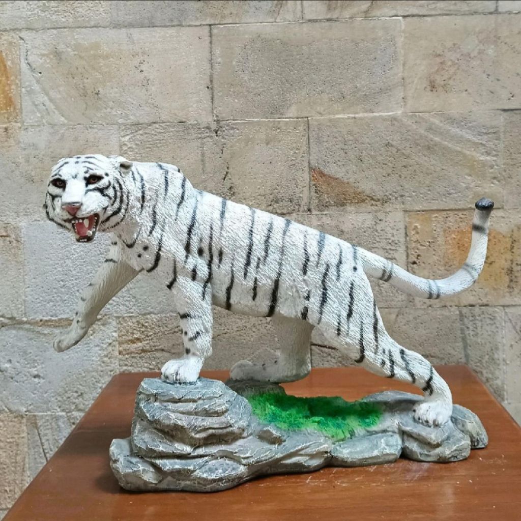 Patung / Rupang Macan Putih, Bahan Poly Resin, Barang Koleksi