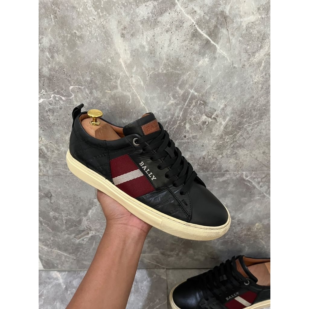 Sepatu BALLY Size 39 40 Ori Sneakers Casual Prelov Pria Wanita Branded Luxury