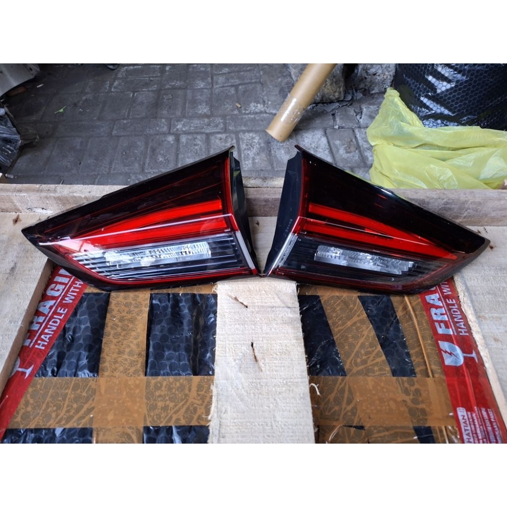 Lampu Reflektor Bagasi Xpander  Stoplamp Bagasi  Xpander Ultimate Ultimate Cross Original Kiri Atau 