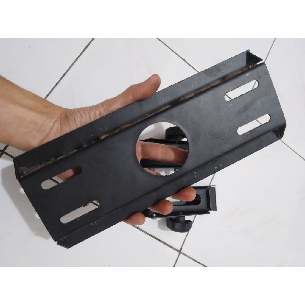 bracket tv led bekas baik