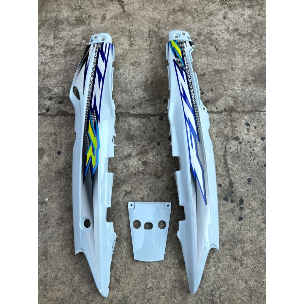 Cover body bodi Fiz R plus striping full untuk motor Fiz R