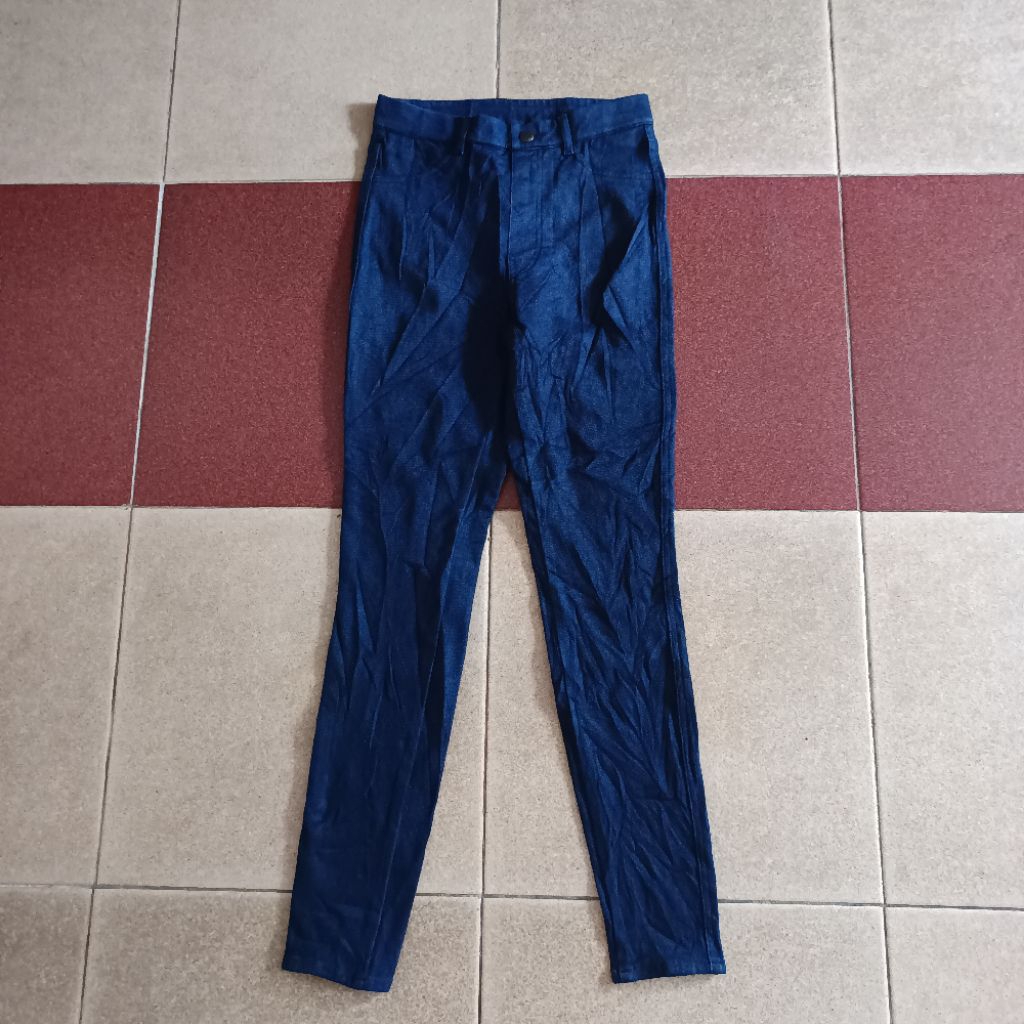 celana legging uniqlo Heattech M. 099