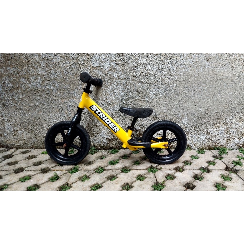 Preloved Sepeda Push Bike Balance Bike Strider Sport
