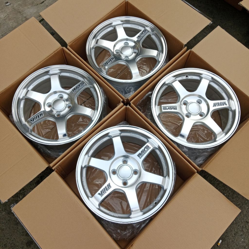 Velg Racing Te37 R16 Pcd 4x100 Lebar 7 Et 40 ( Silver Machine)