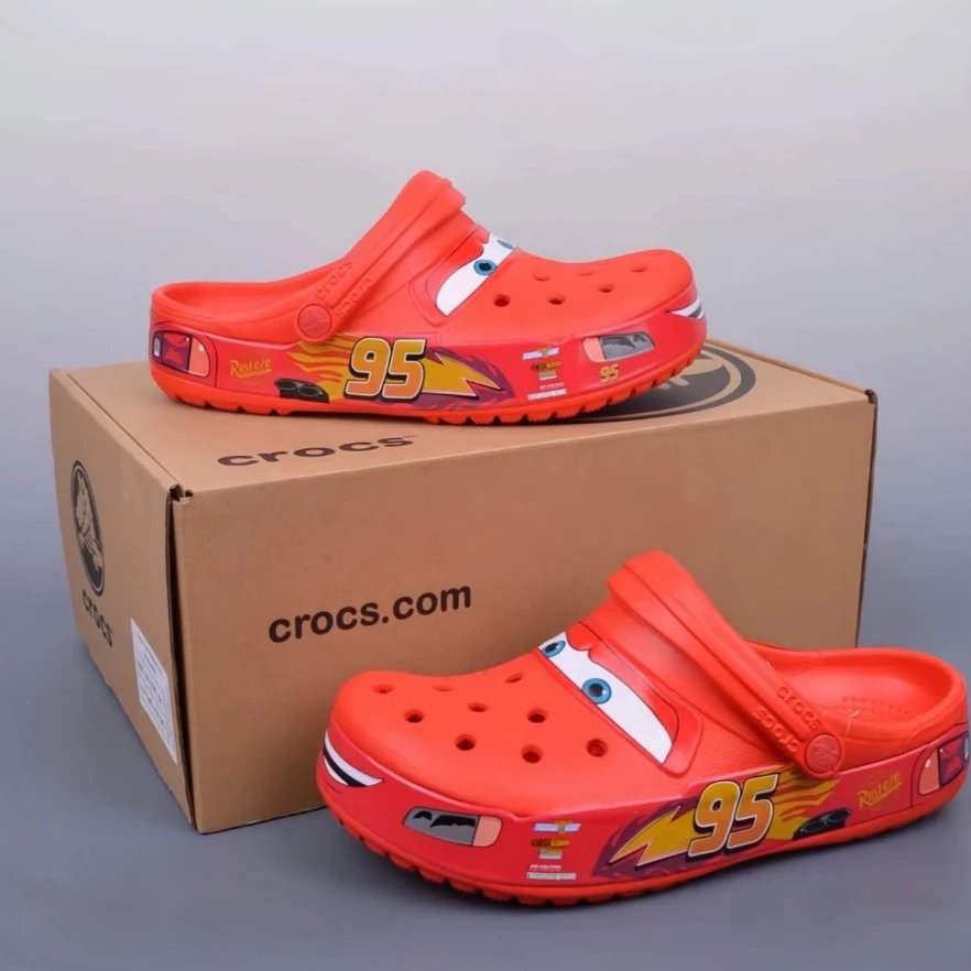 BESTPROMO Crocs Sandal Classic Clog Cars Dewasa Merah 95 Lightning McQueen Unisex Nyaman dan Ringan