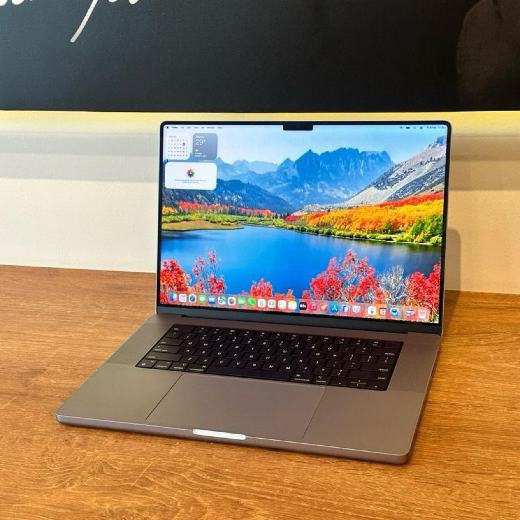 MacBook Pro (M1 Max) 2021 16 inch | RAM 64 GB | SSD 1 TB | Second Laptop