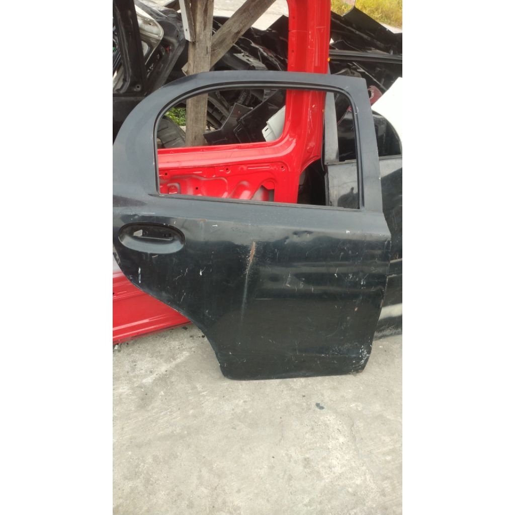 Pintu belakang/penumpang Kanan Etios Valco