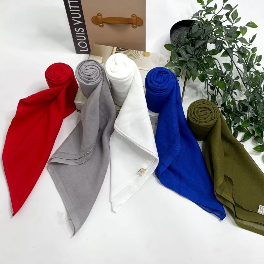 Hijab Paris Varisha / Segiempat Polos / Kerudung Paris