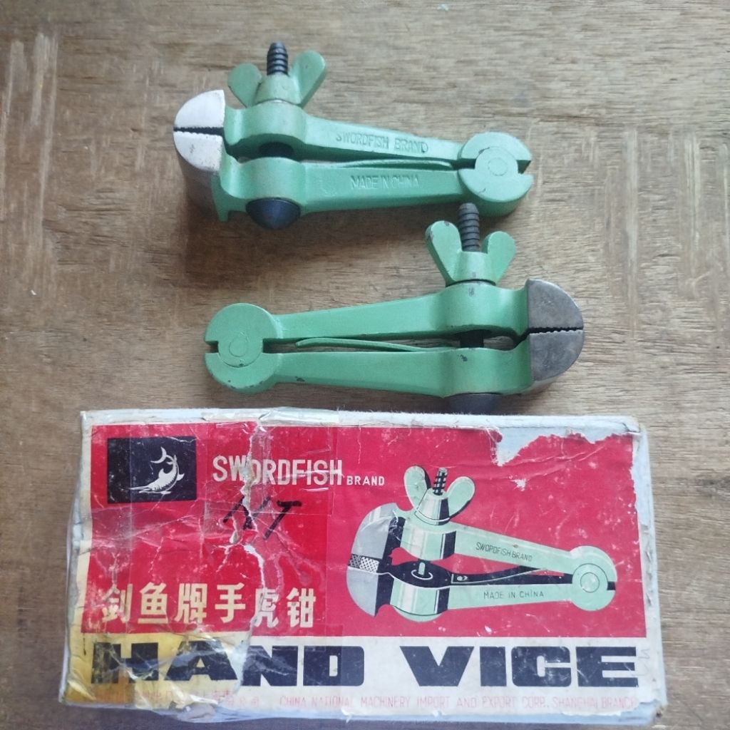 SWORDFISH Catok Hand Vice 50 MM (Ragum Tangan)  ORIGINAL