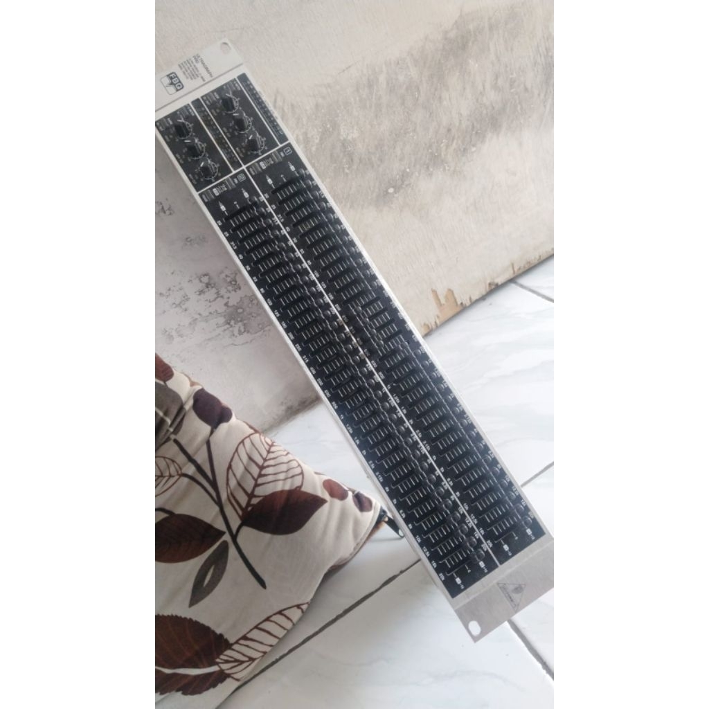 Equalizer Original Behringer FBQ3102